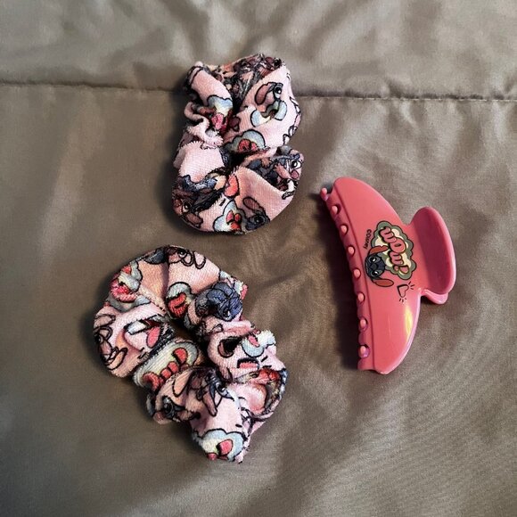 Disney’s Stitch Kids Claw Clip & Hair Scrunchies - Picture 2 of 4